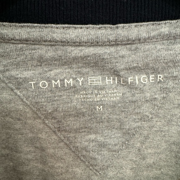 tommy hilfiger crop t shirt - Picture 2 of 2